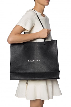 Shoulder bag with a logo, zdjęcie 2 Shoulder bag with a logo od Balenciaga
